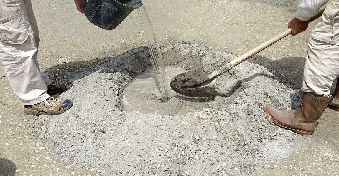 Добавление воды в смесь